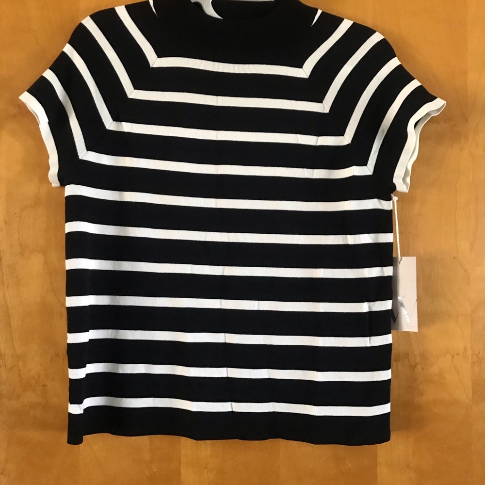 Striped Short-Sleeve Knit Top - Black & White